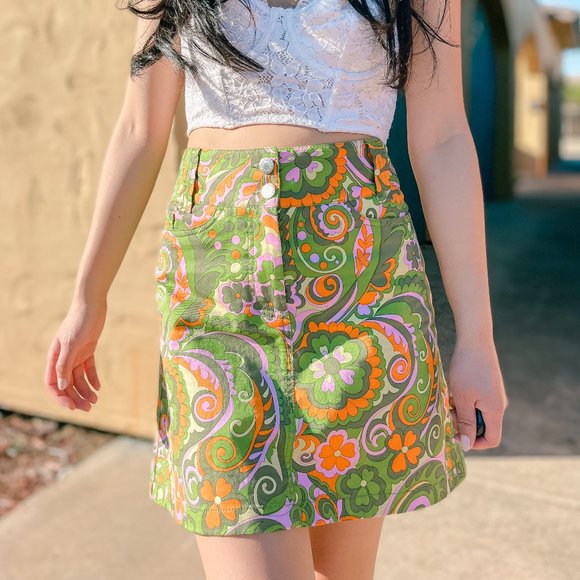 DOLCE & GABBANA Multi-Color Paisley Mini SkirtSize US 6 Excellent Condition